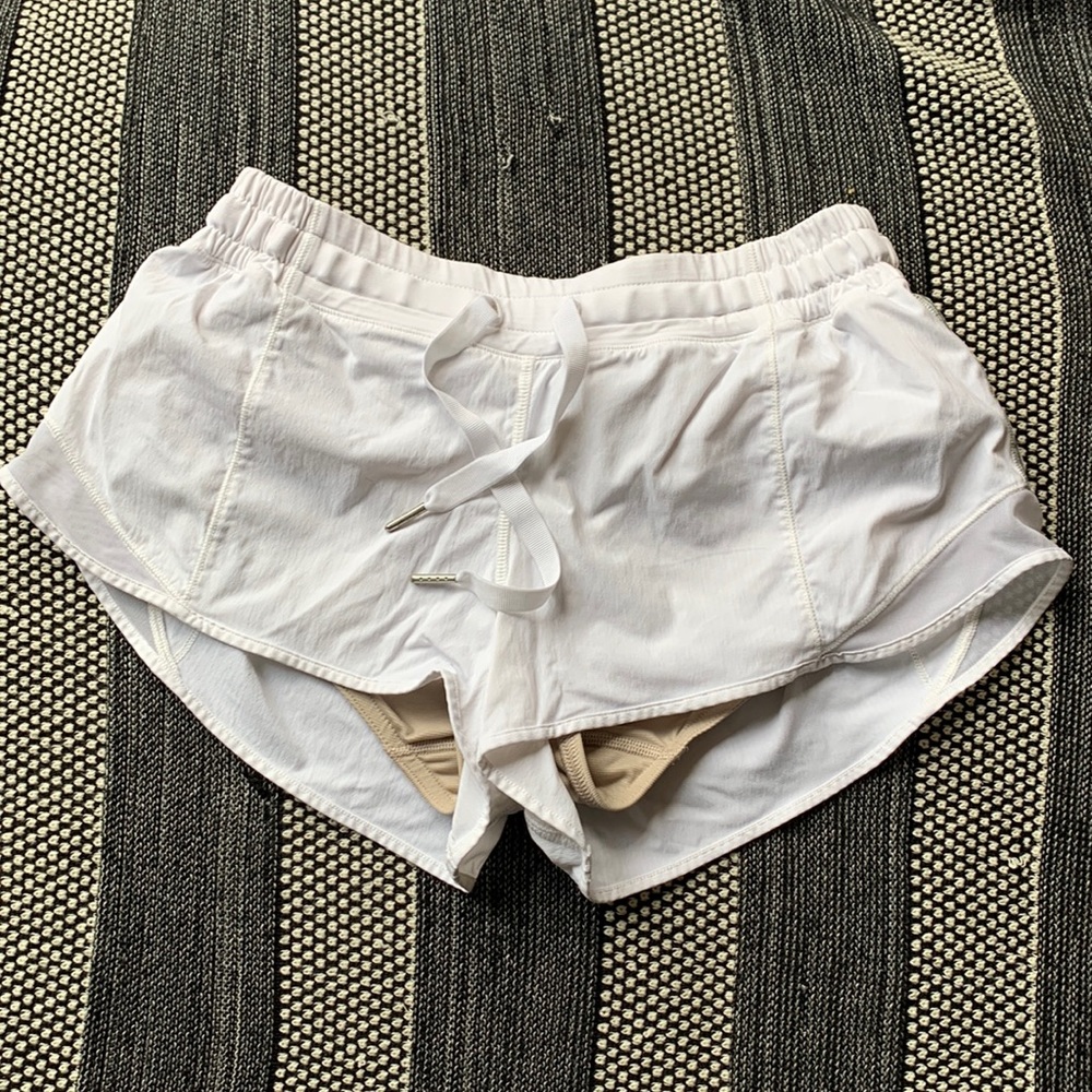 LULULEMON White Lined Running Shorts (6)